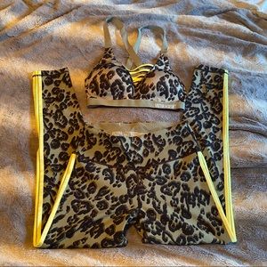 VS Leopard Workout Set